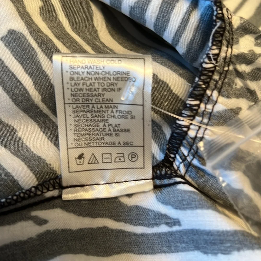 Betsey Johnson Size XS NWT Black White Zebra Print Ruffle Hem Dress (042) - Picture 11 of 11